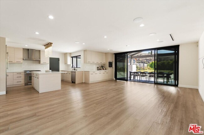 Building Photo - 11700 Woodley Ave