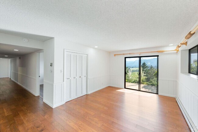 Building Photo - 121 Knoll Pl