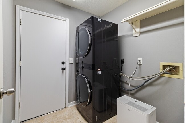 Building Photo - 3904 Ivywood Dr