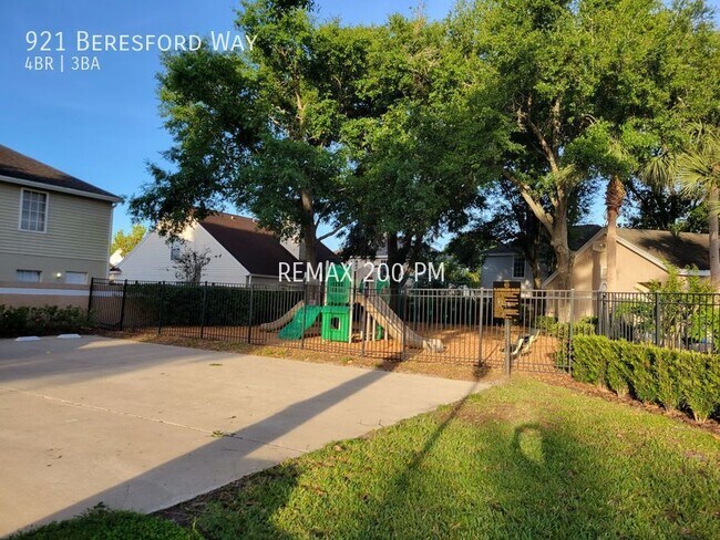 Building Photo - 921 Beresford Way