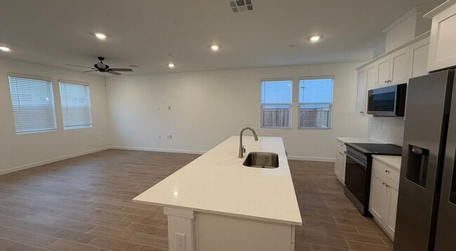 Building Photo - $2,650 Plum Tree, Move in Bonus $500 / Clovis Ave. & Shepherd, New 3 Bd House, Clovis, Heritage G...