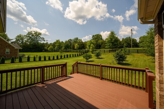 Building Photo - **RARE, EXECUTIVE HOME ON OVER HALF AN ACRE IN WILLIAMSON COUNTY BRENTWOOD ZONED FOR BRENTWOOD MI...