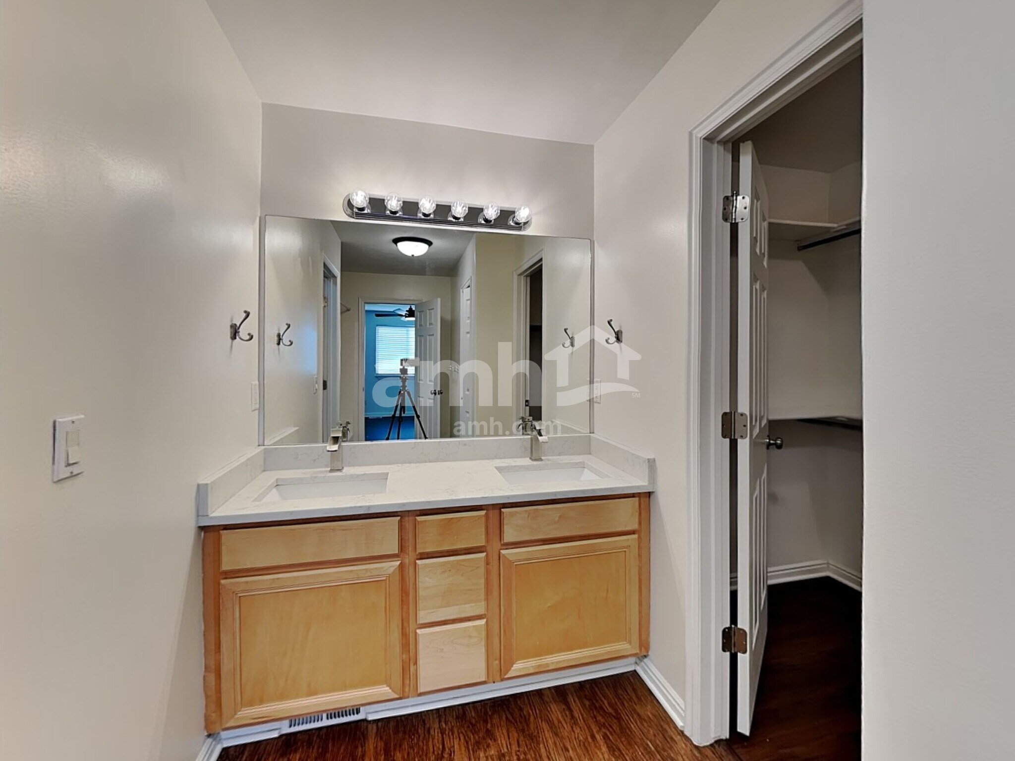 Building Photo - 6955 Jordan Cl Cir