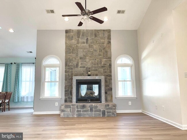 Building Photo - 267 Cedar Ridge Dr