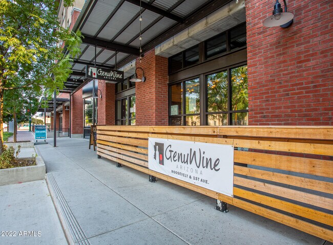 Building Photo - 805 4th Ave