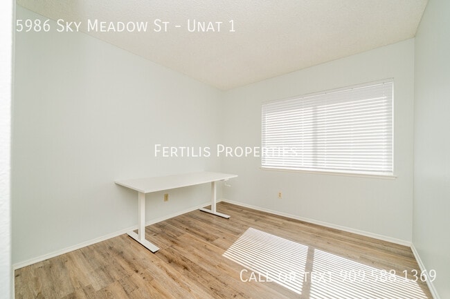 Building Photo - 5986 Sky Meadow St