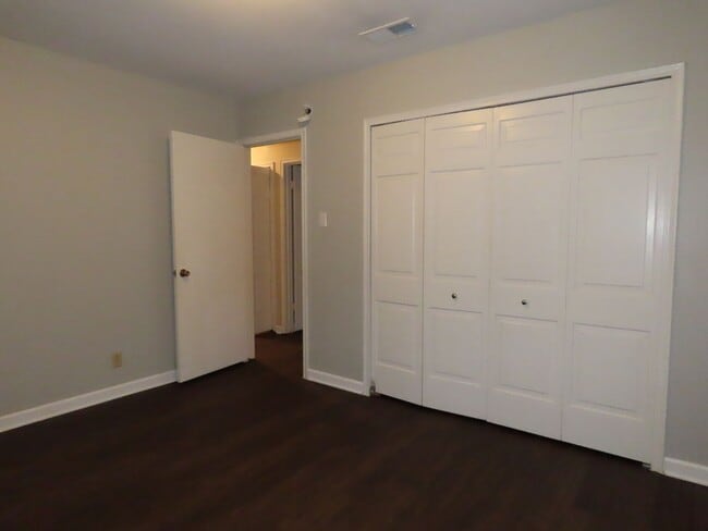 Building Photo - South Tyler! Lovely 3 Bedroom, 2 Bath House w/Garage