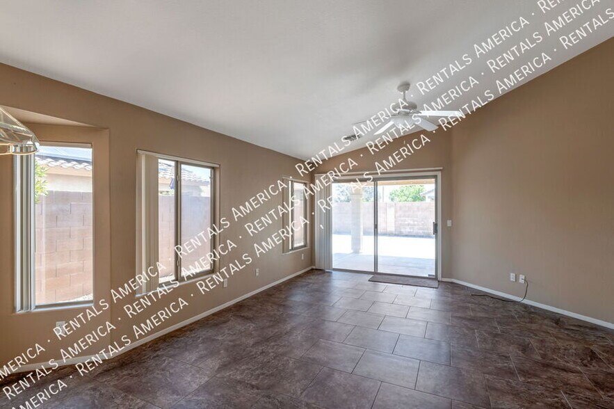 Building Photo - 3859 E Longhorn Dr