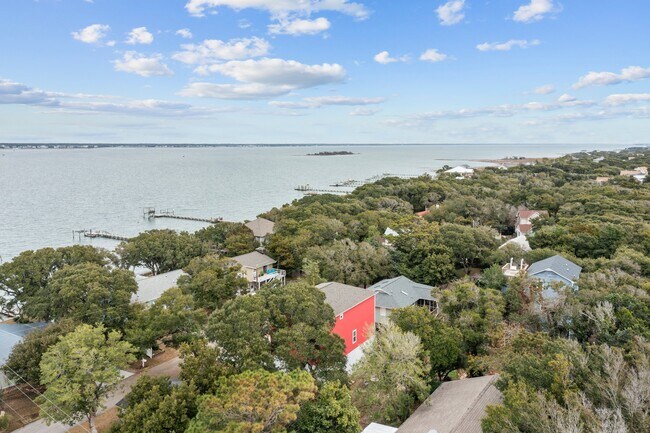 Building Photo - 5603 Sound Dr