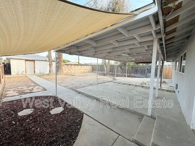 Building Photo - 606 Pierce St