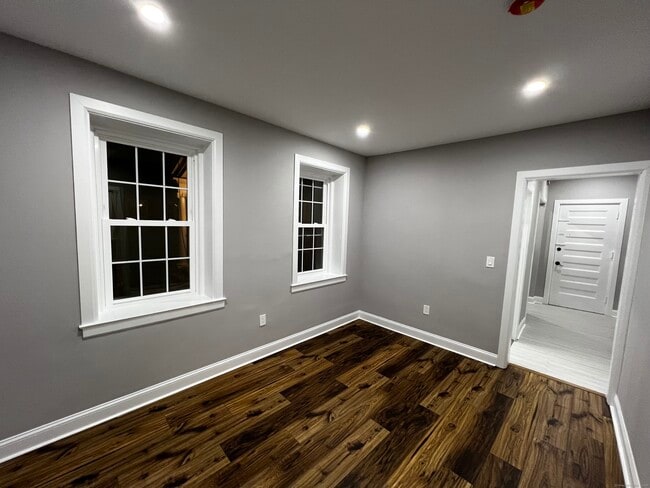 Building Photo - 59 Rennell St