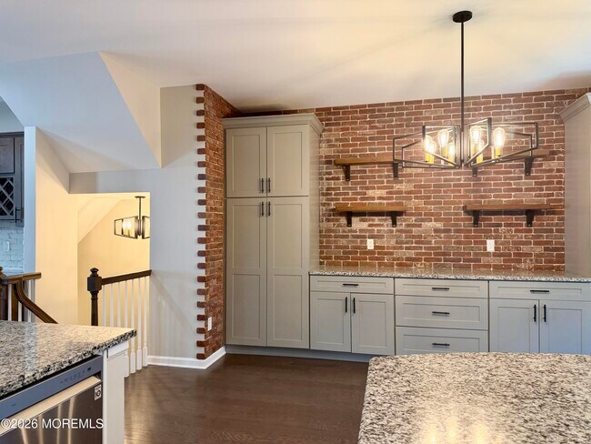Building Photo - 305 Spirit Wy