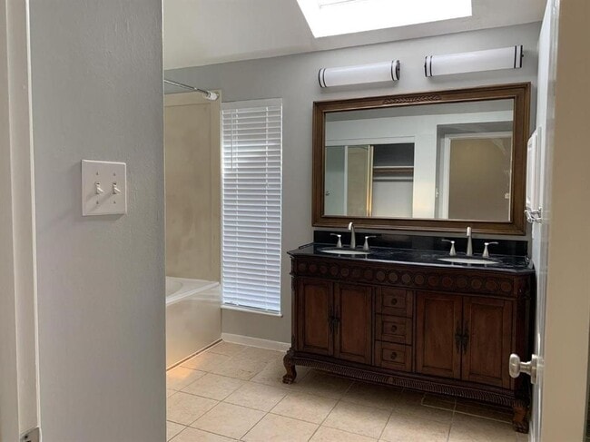 Building Photo - 3111 Lazy Brook Dr
