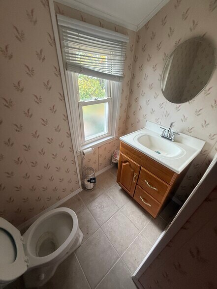 Building Photo - 101 N Waldinger St