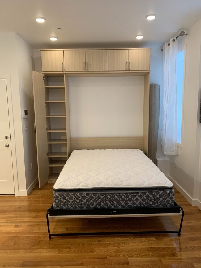 Building Photo - CHELSEA/BOSTON NEW LUXURY STUDIO- NO BROKER FEE! NO BROKER OR RENTAL FEES & FULLY FURNISHED!!