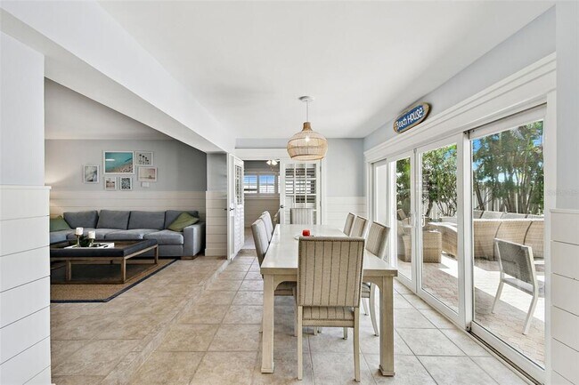 Building Photo - 2822 W Vina Del Mar Blvd