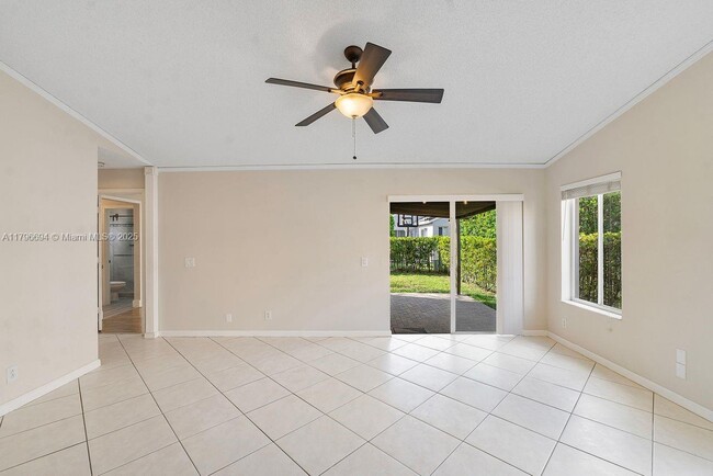 Building Photo - 4013 Pine Ridge Ln