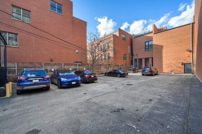 Building Photo - 1219 W Madison St