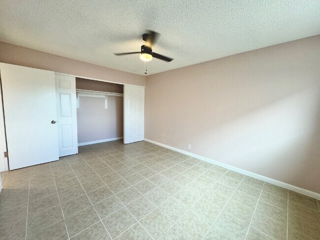 Building Photo - Adorable Newly Renovated 2 Bedroom 1 Bath ...