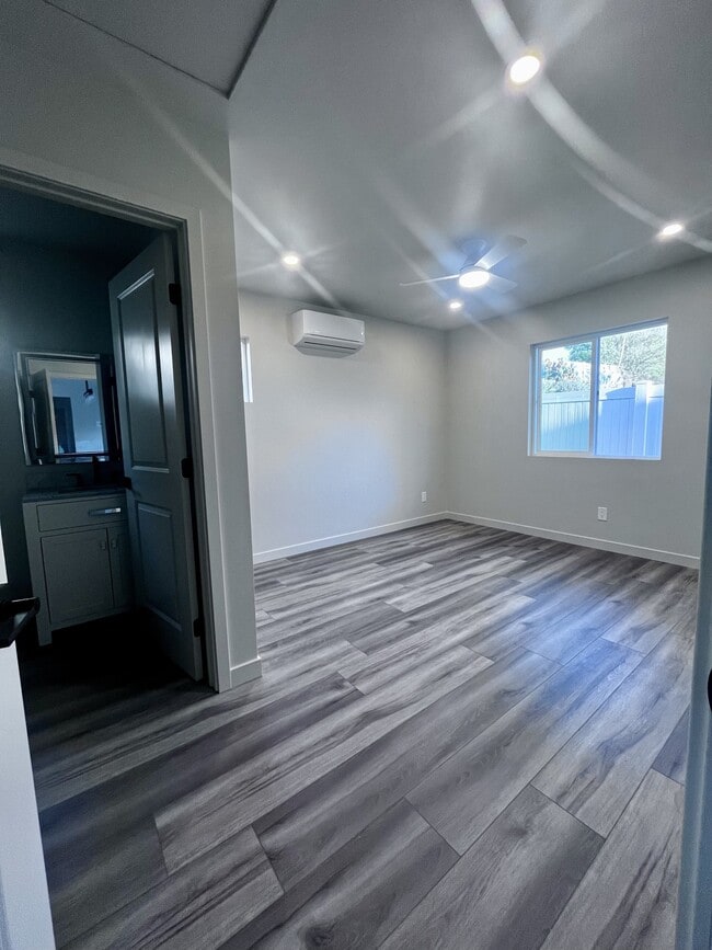 Building Photo - 1457 Knollwood Pl