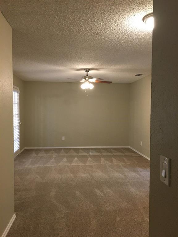 Building Photo - 3113 Kensington Dr