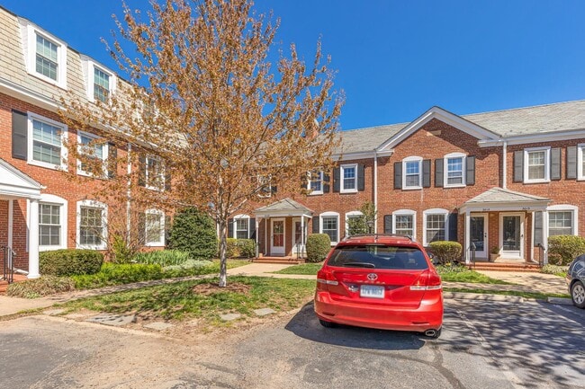 Building Photo - 3011 S Buchanan St