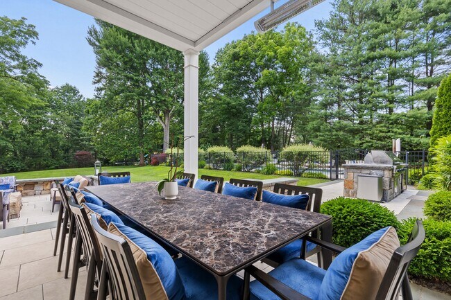 Building Photo - 4220 Purchase St