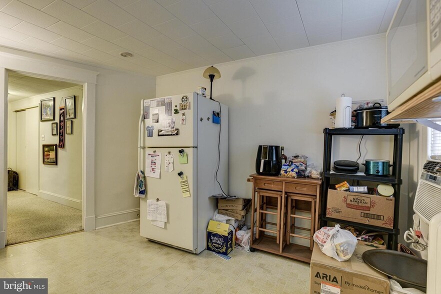 Kitchen - 4308 Ridge Rd
