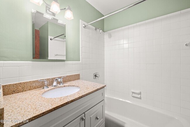 Building Photo - 37 Windsor Ln