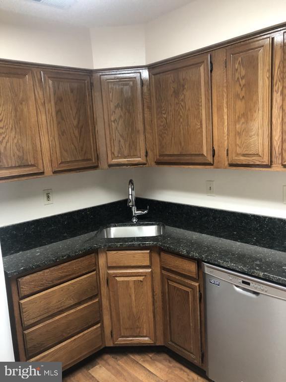 Building Photo - 1019 Ravens Crest Dr