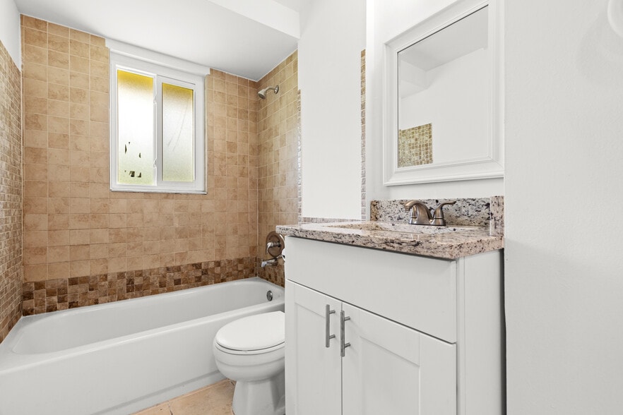 Building Photo - 1057 Tropical Ave NW