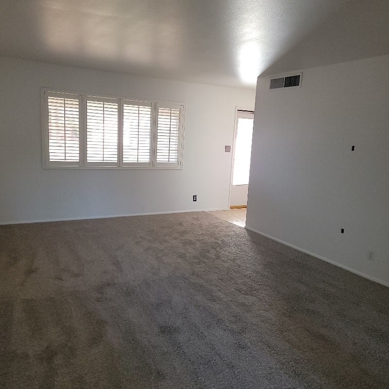 Building Photo - 10613 W El Rancho Dr