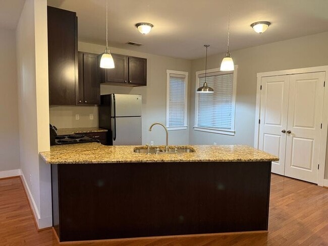 Building Photo - For Rent - Beautiful South Nashville House