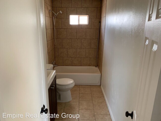 Building Photo - 3 br, 2 bath House - 302 NAVAJO