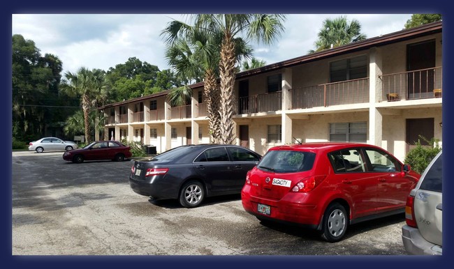 Primary Photo - Tha Palms Apartments