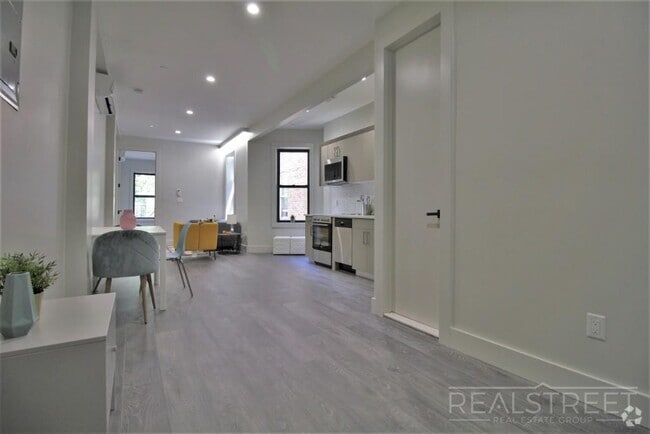Building Photo - 1259 Lincoln Pl