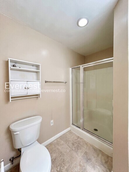 Building Photo - 11406 Wentworth Ct