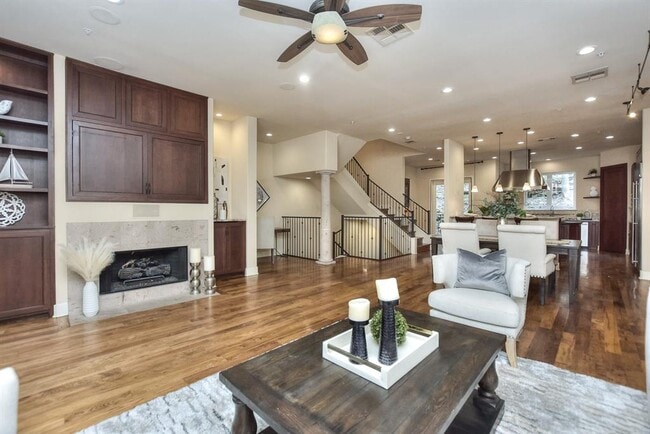 Building Photo - 1529 Barton Springs Rd