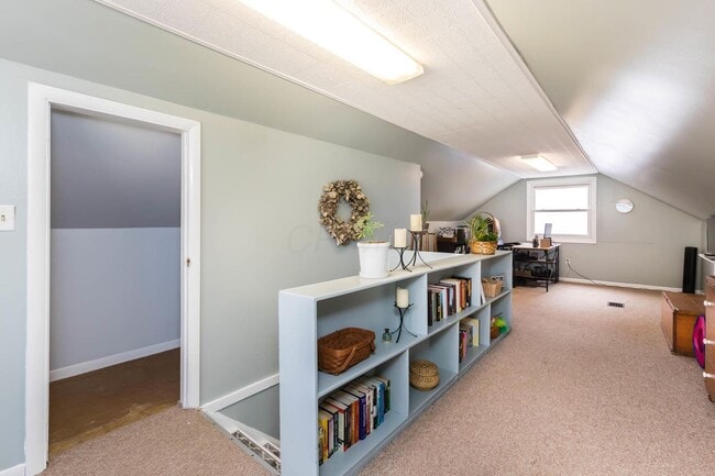 Upstairs - 175 Rosslyn Ave