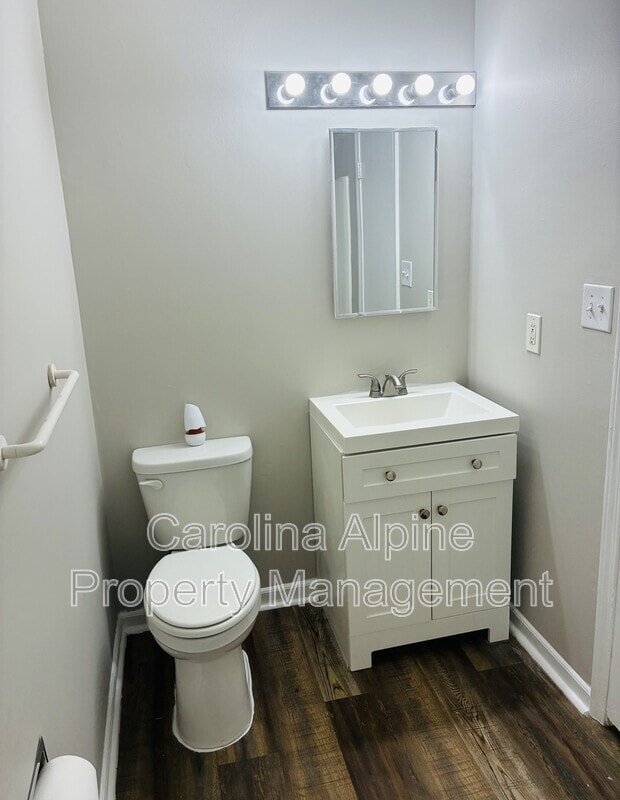 Building Photo - 601 Dundeen Dr