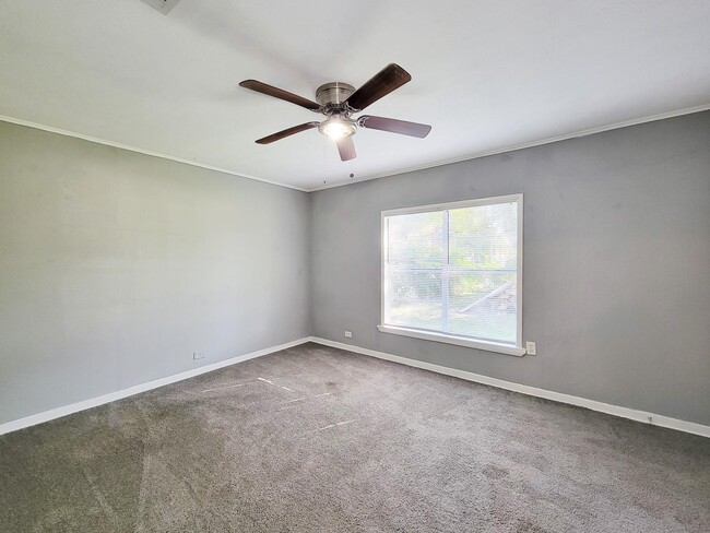 Building Photo - 2330 Cedar Dr