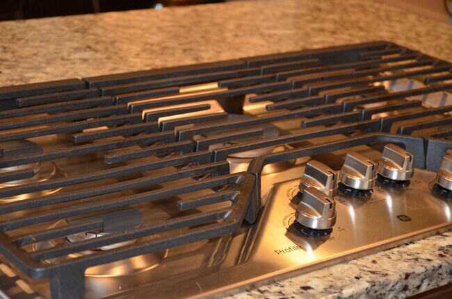 Brand new cook top - 11031 Muirwood Way NE