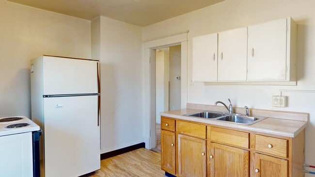 Building Photo - Fantastic Downtown Ames Location
