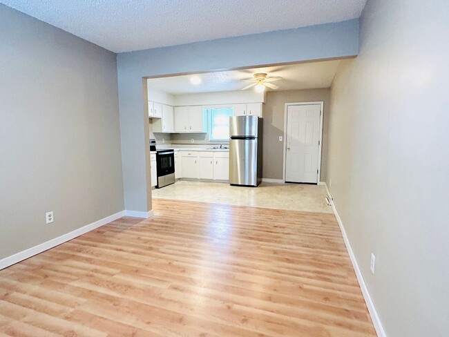 Building Photo - Spacious Home, Fresh Interior