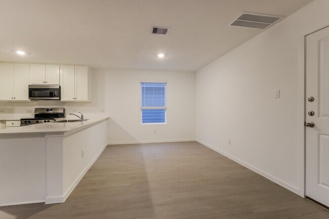 Building Photo - 15254 Abella Dr