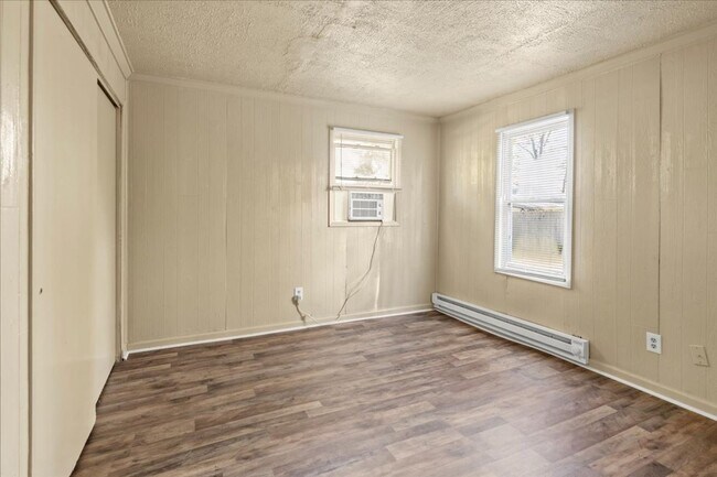 Building Photo - 4159 N Ridgeview Dr