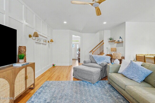 Building Photo - 4B Inglewood Dr