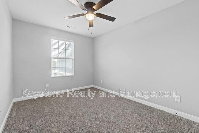 Building Photo - 580 Heritage Pointe Dr
