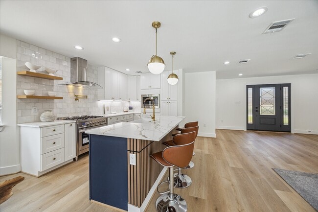 Building Photo - 20223 Laurel Lock Dr