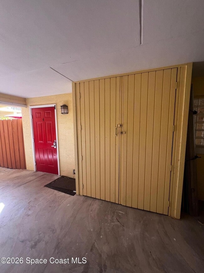 Building Photo - 11195 Roseland Rd